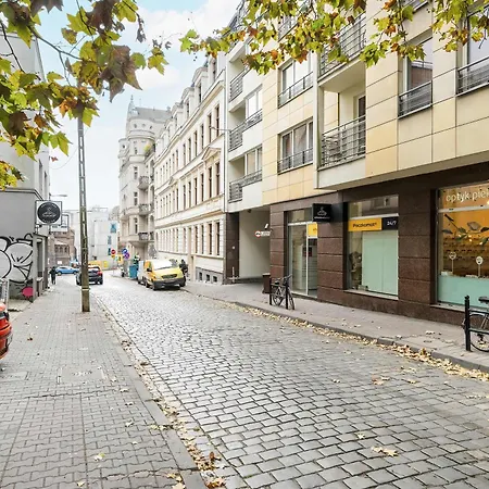 Stylish In The Old Town Of By Renters Apartament