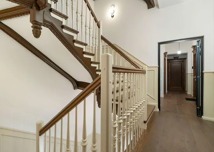 Stylish In The Old Town Of By Renters Познань