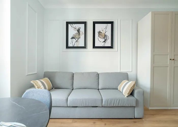 Stylish In The Old Town Of By Renters Познань